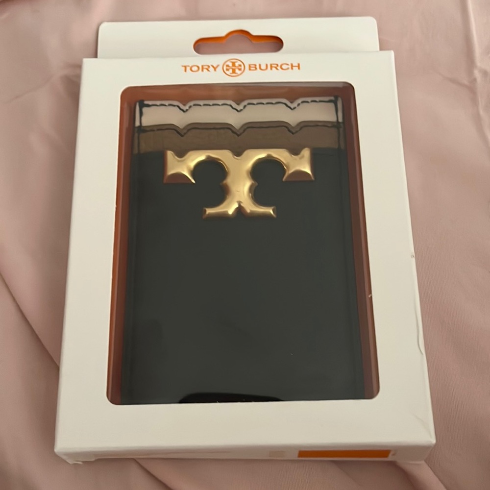New Tory Burch Eleanor embossed leather
phone pocket